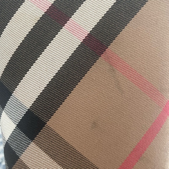 No longer fits my shoe size.  Wore 1-2 times at max.  Do not have the box. - Picture 8 of 9